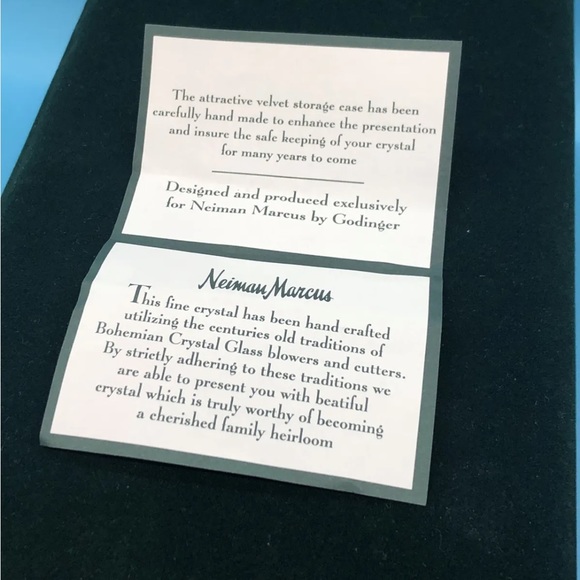 GODINGER FOR NEIMAN MARCUS CRYSTAL TOASTING CHAMPAGNE FLUTES IN VELVET BOX - Picture 5 of 10